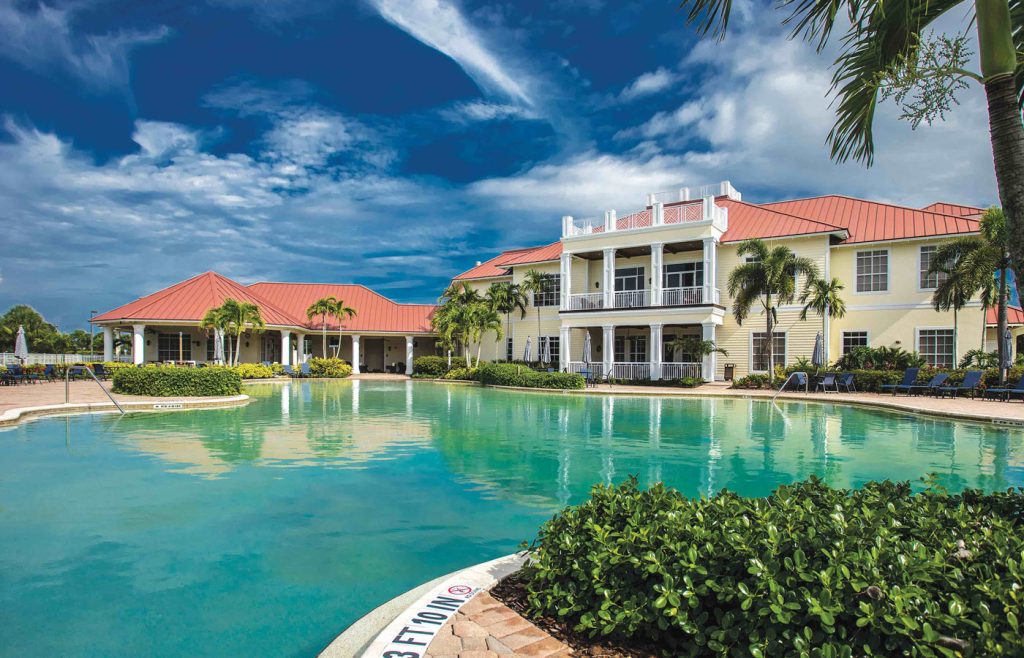 Hampton Lakes Resort Style Pool